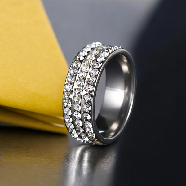 SobPai Luxury Rhinestone Finger Ring - Front View