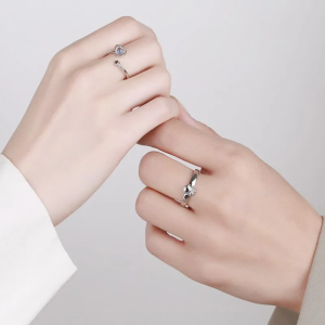 Luxury Space Planet Astronaut Couple Rings - Fashion Charm Jewelry for Women - Unique Wedding Gifts with Personality - SobPai 2024