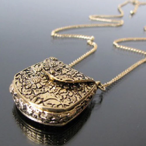 Special Vintage Carved Bronze Locket Pendant Long Chain Unique Necklace - Realistic Appearance, Elegant Design, Perfectly Matches Any Outfit, Ideal Gift for Women and Girls - SobPai - Image 3