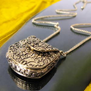 Special Vintage Carved Bronze Locket Pendant Long Chain Unique Necklace - Realistic Appearance, Elegant Design, Perfectly Matches Any Outfit, Ideal Gift for Women and Girls - SobPai