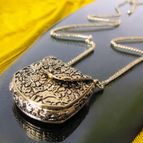Special Vintage Carved Bronze Locket Pendant Long Chain Unique Necklace - Realistic Appearance, Elegant Design, Perfectly Matches Any Outfit, Ideal Gift for Women and Girls - SobPai